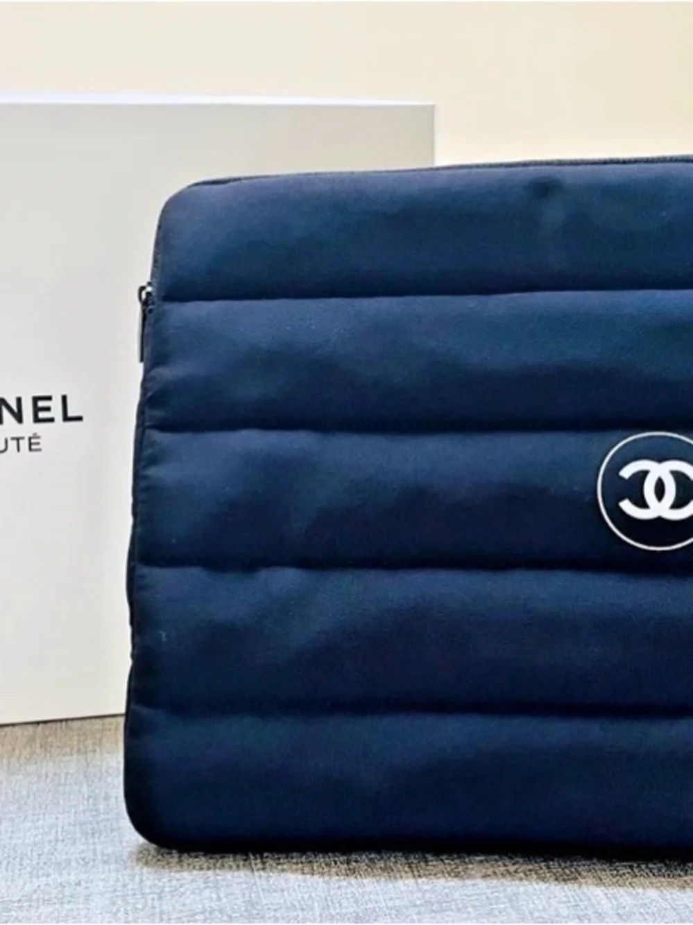 CHANEL Black Quilted Laptop Pouch with White CC Emblem - Picture 3 of 3